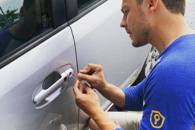 Car key extraction service