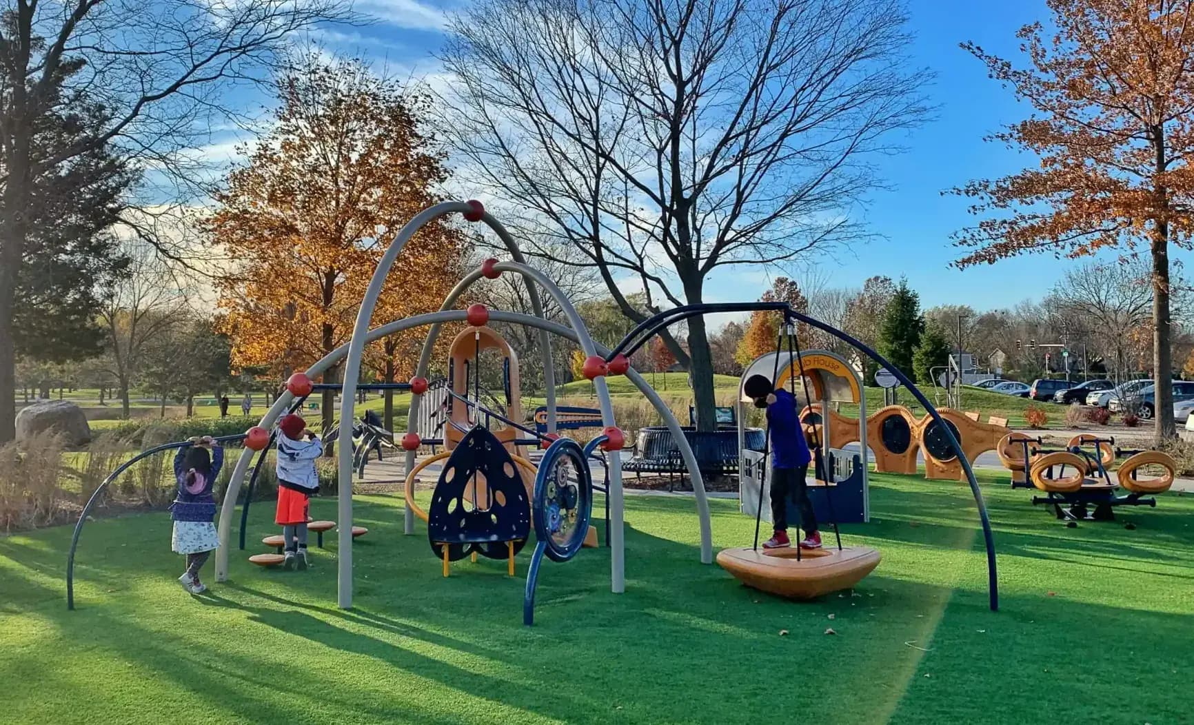 A Nature Lover’s Retreat: Why Lake Arlington in Arlington Heights, IL Is a Must-Visit