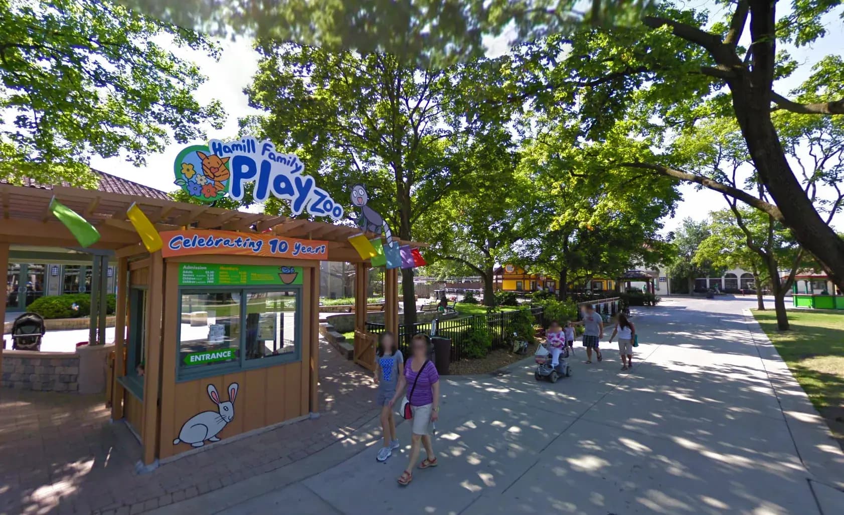Let Your Kids Play and Learn at Hamill Family Play Zoo in Brookfield, IL