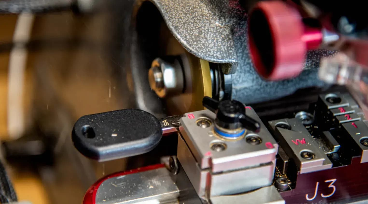 Car Key Battery Died? Quick Tips on Car Key and Fob Replacement