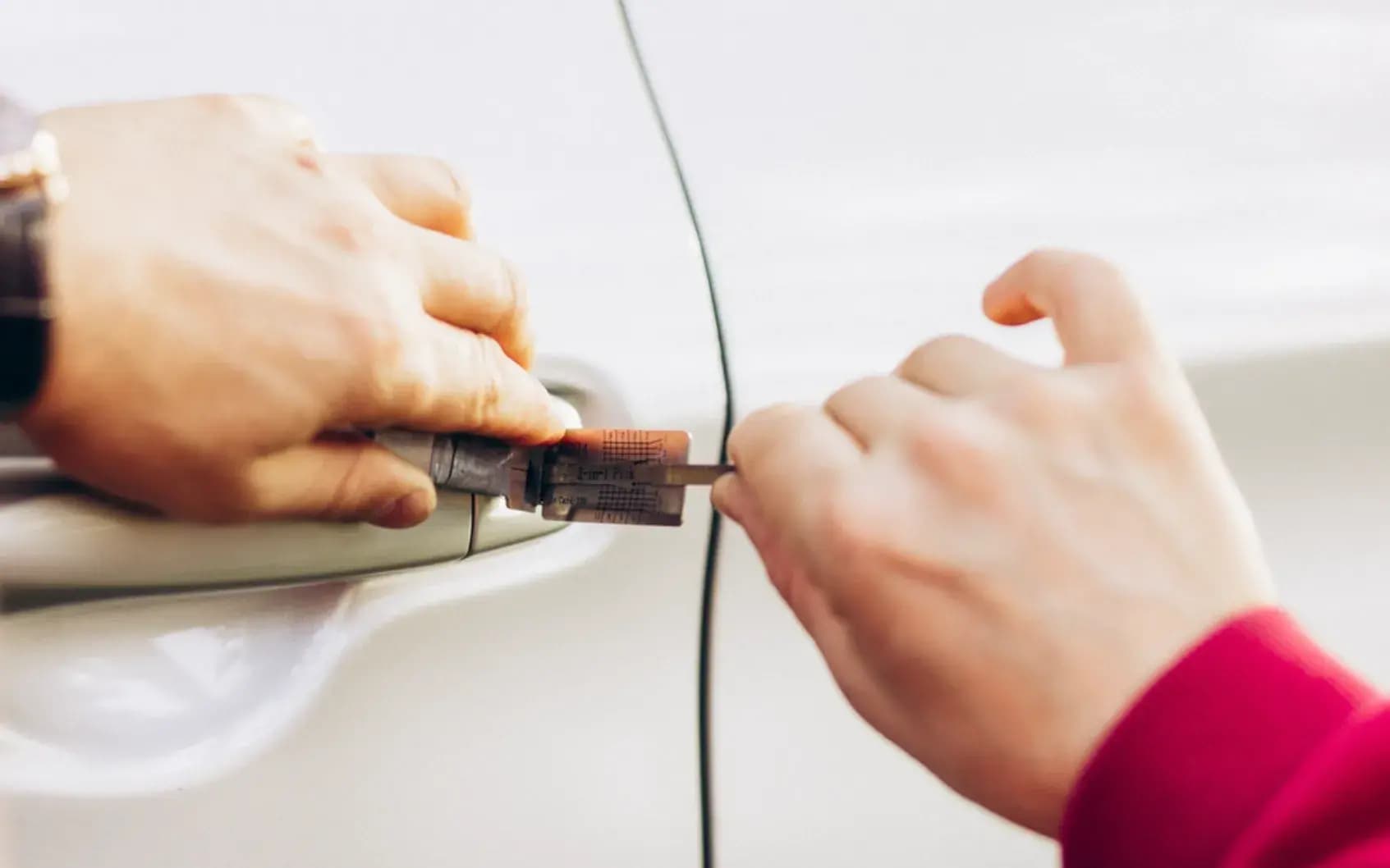 From Key Fobs to Ignition Issues: Full-Service Car Locksmiths in Chicago, IL