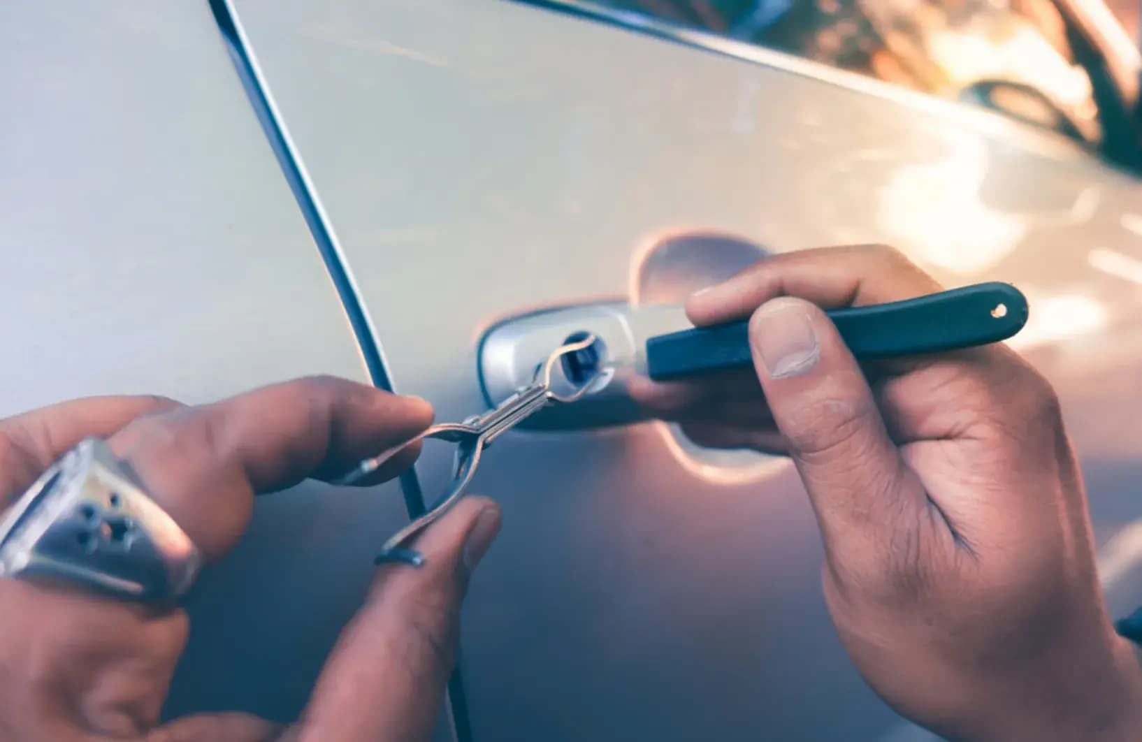 Common Car Lock Problems and How Locksmiths in Chicago Solve Them
