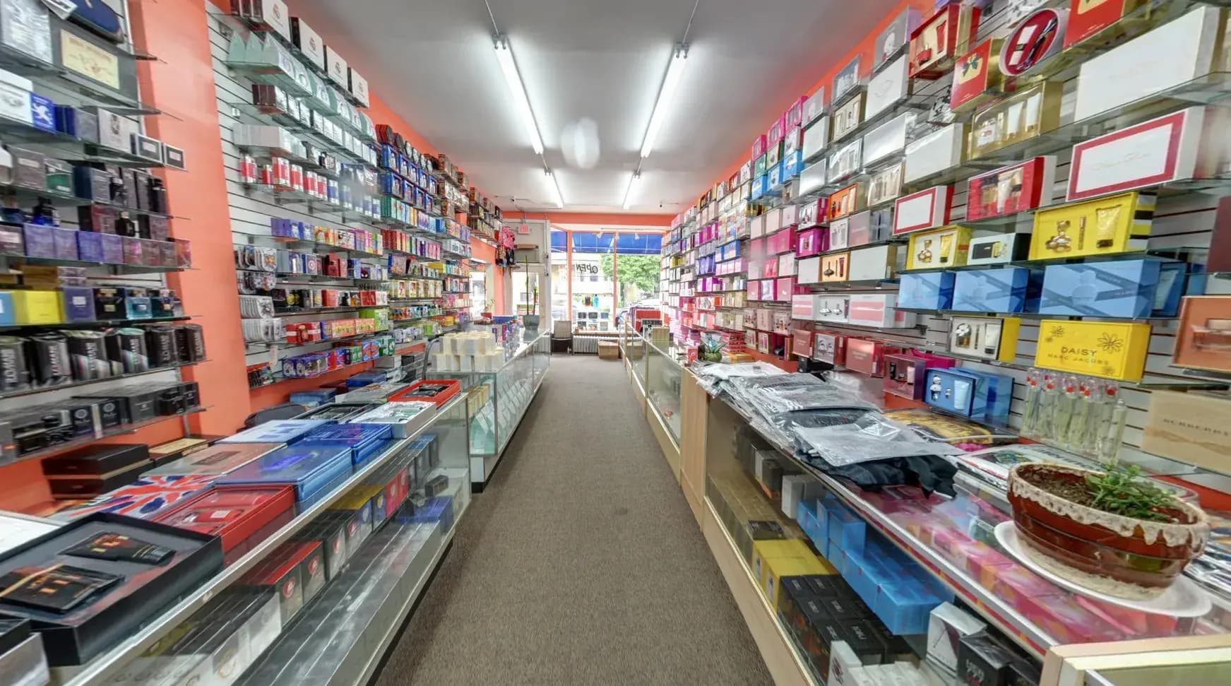 Fragrance Finds: Shopping at Paris Perfume Outlet in Cicero, IL