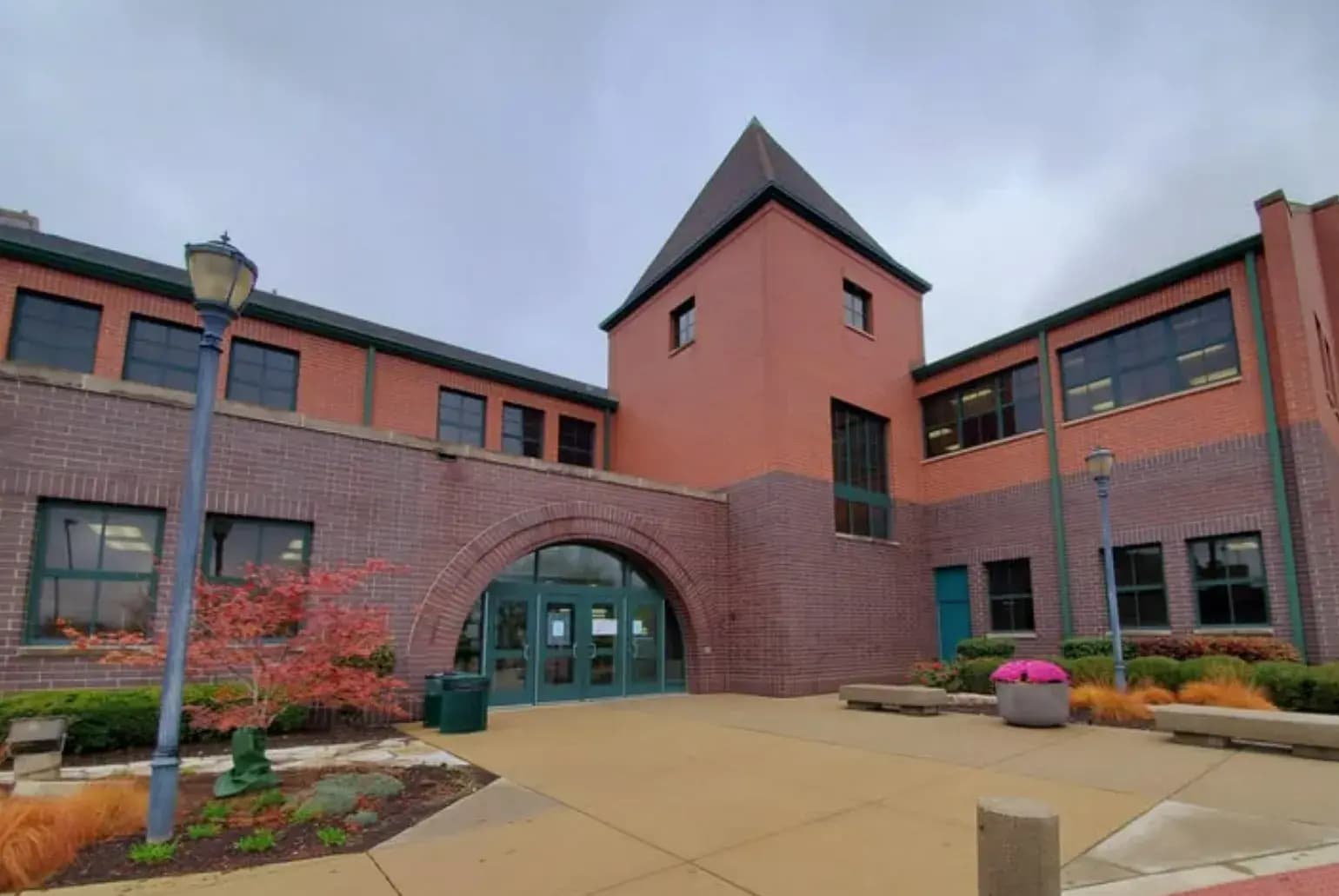A Hub for Learning and Community: Why You Should Visit Indian Prairie Public Library in Darien, IL