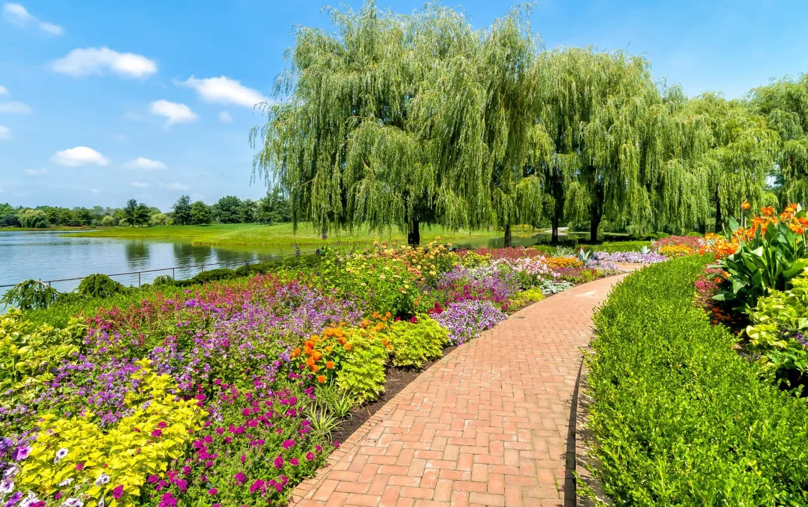 A Floral Escape Awaits You at the Chicago Botanic Garden in Glencoe, IL