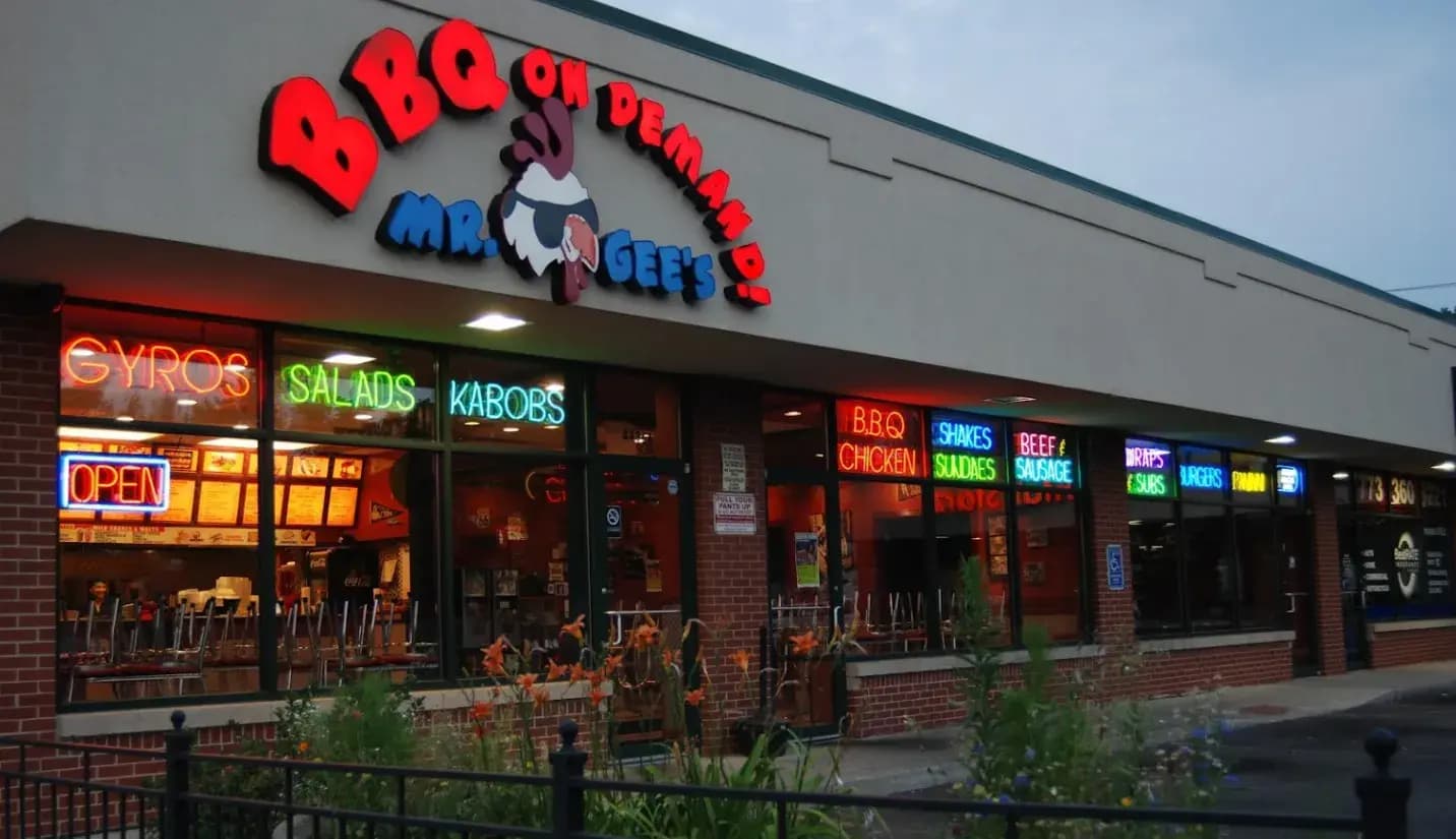 Experience Delicious Dishes at Mr Gee's in Hermosa, IL