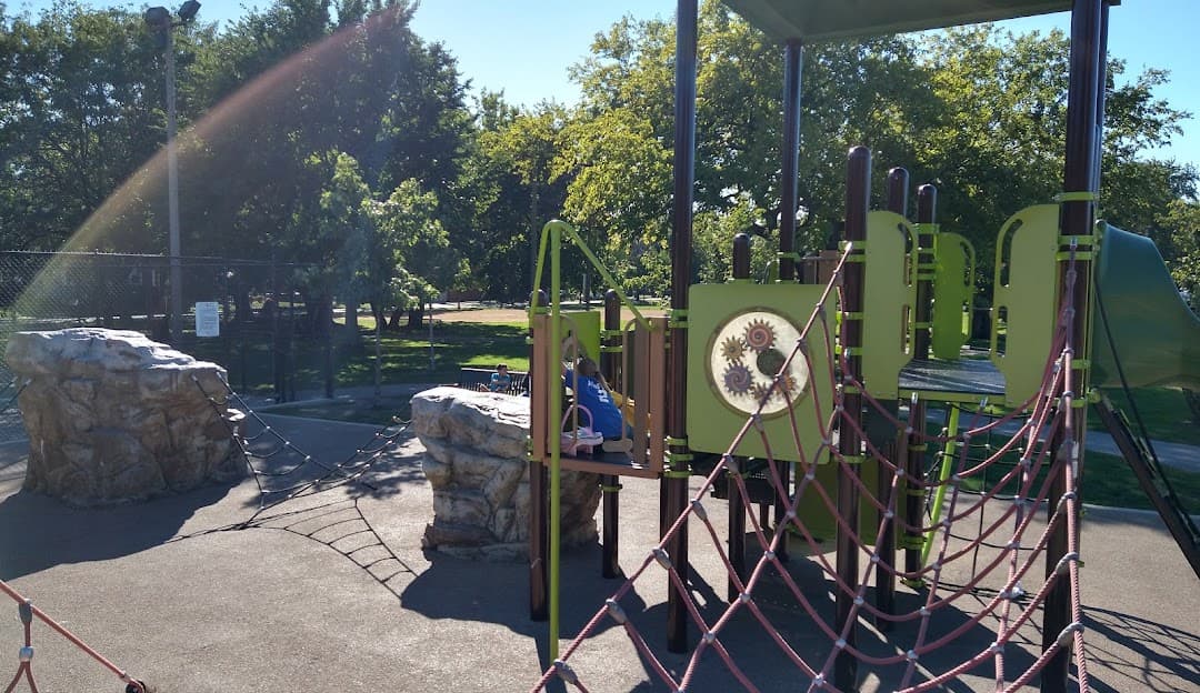Exploring Independence Park: A Family Day Out in Irving Park, IL