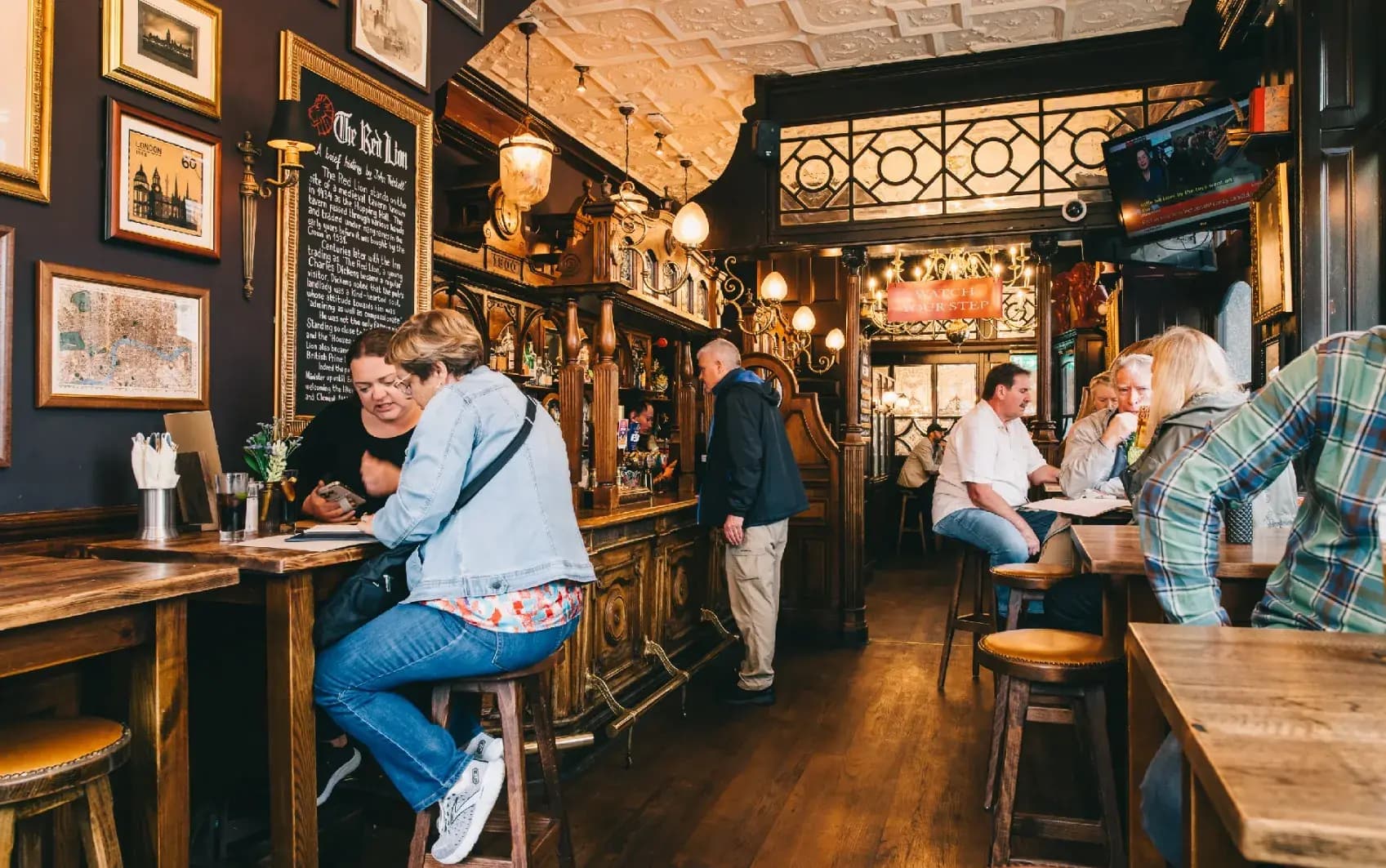 Raise a Glass at Fuller's Pub: A Beloved Spot in Irving Park, IL