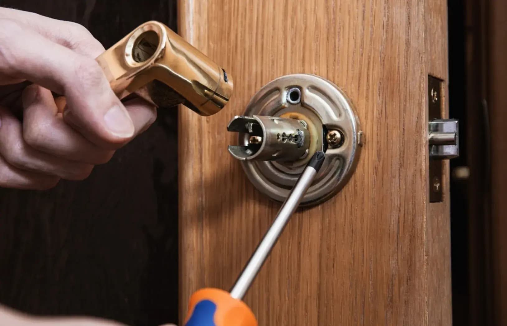 How Smart Locks Are Changing the Locksmith Industry in Chicago