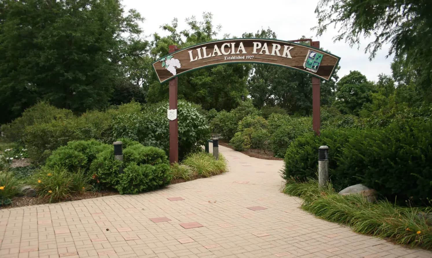 A Blossoming Getaway: Discover the Beauty of Lilacia Park in Lombard, IL