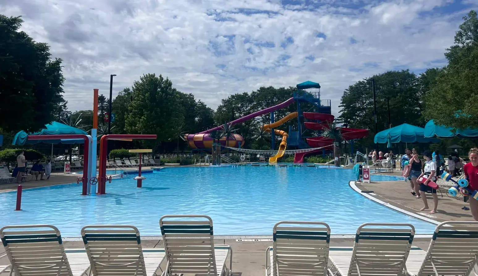Make a Splash This Summer at Paradise Bay Water Park in Lombard, IL