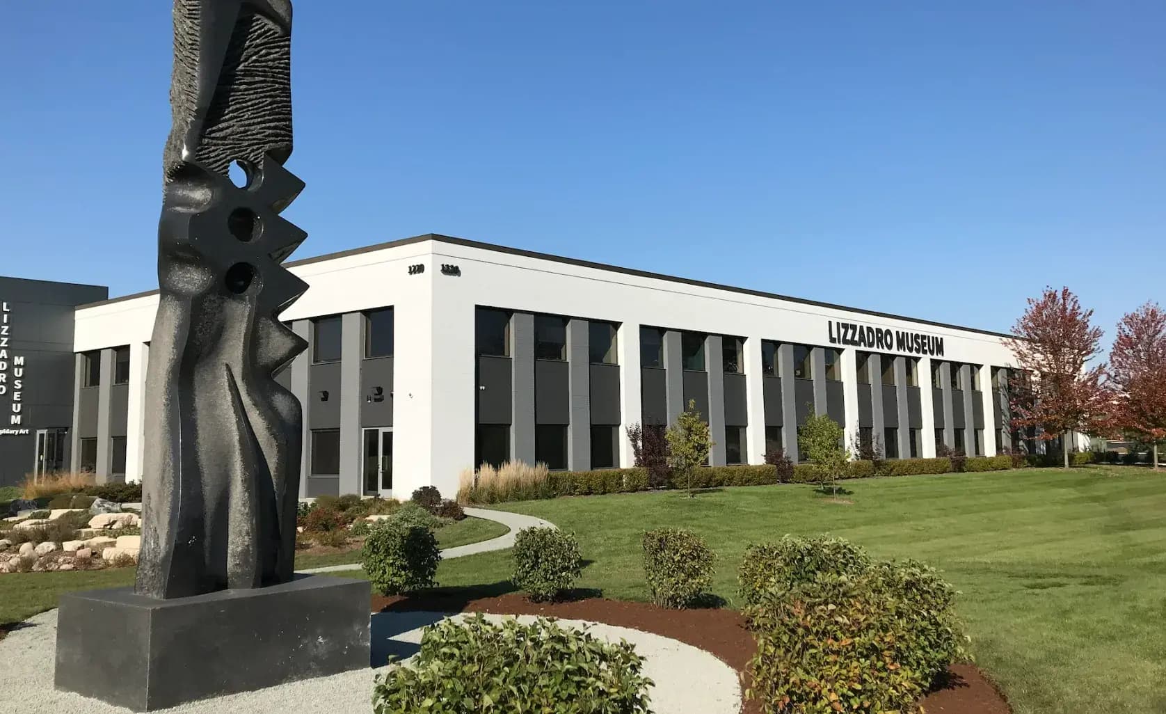 A Gem Lover’s Paradise: Discover the Wonders of Lizzadro Museum in Oak Brook, IL