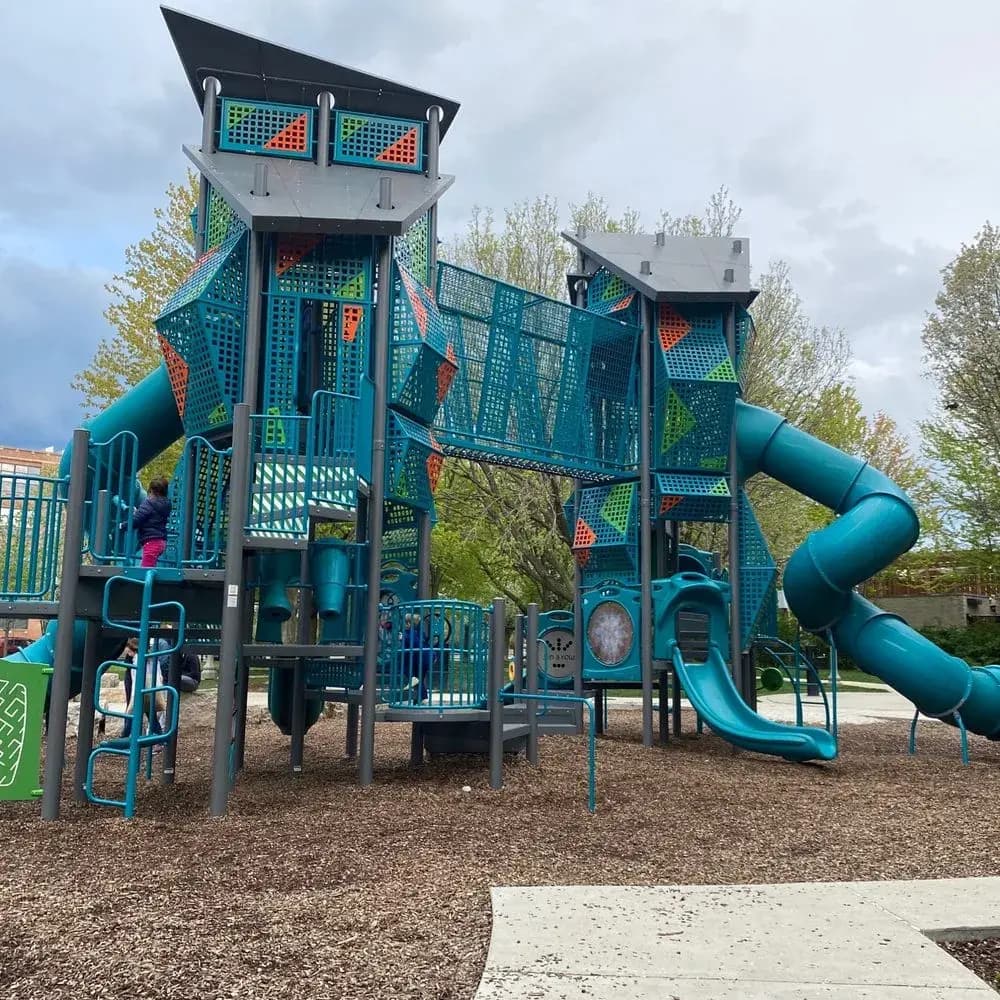 Picnic Perfection at Pulaski Park: A Family Day Out in West Town, IL
