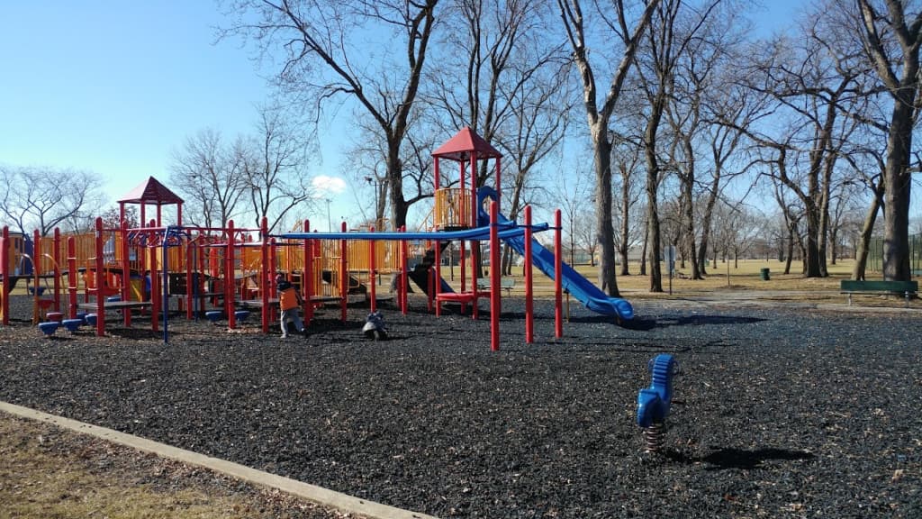 A Day of Play and Picnics: Villa District's Charming Park in IL