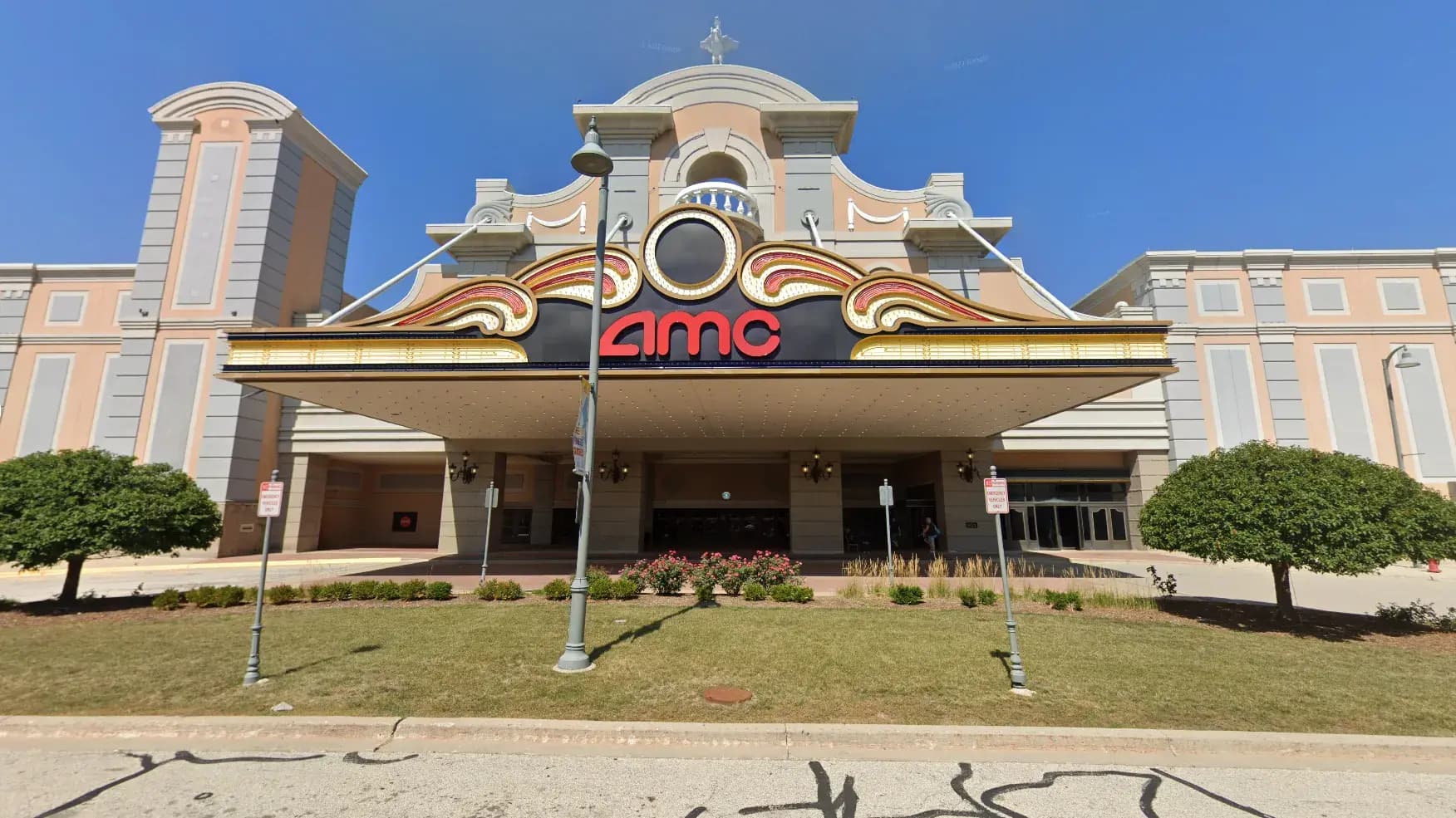 Dinner and a Movie Redefined: Exploring AMC DINE-IN Rosemont 12 in Rosemont, IL