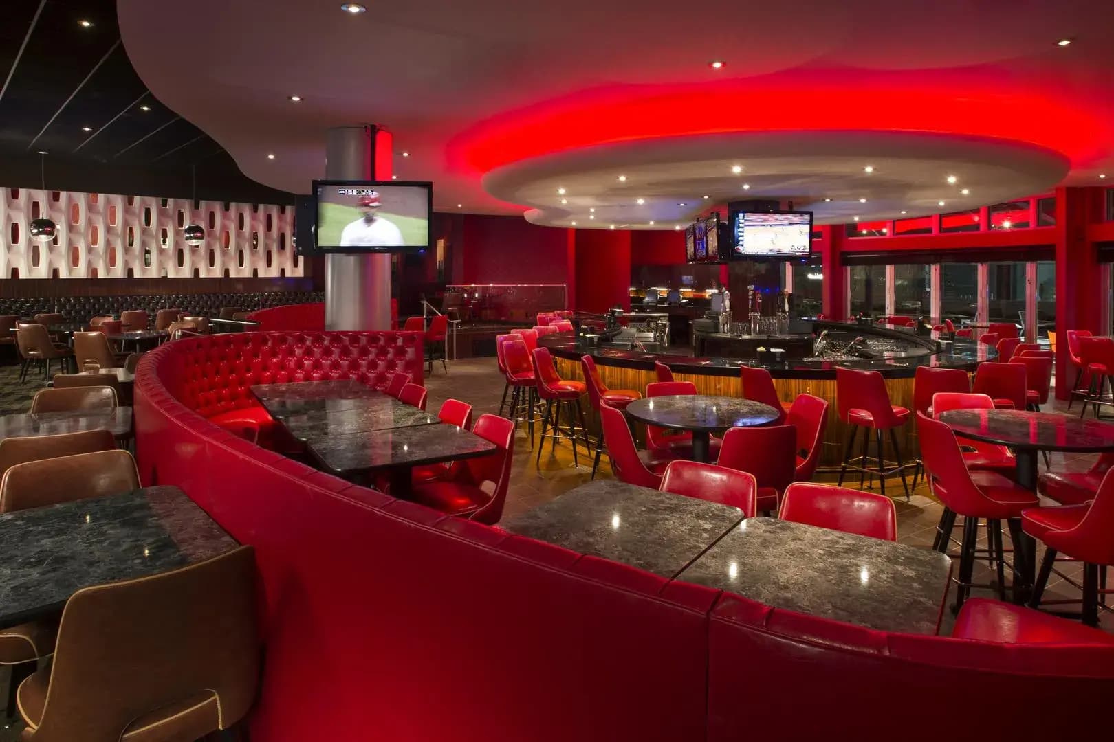 Why Kings Dining & Entertainment Is the Ultimate Hangout Spot in Rosemont, IL