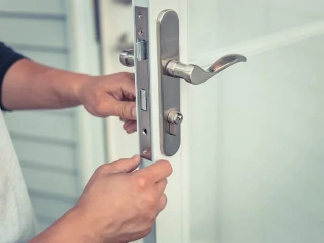 Car Key Replacement Services - Professional locksmith service